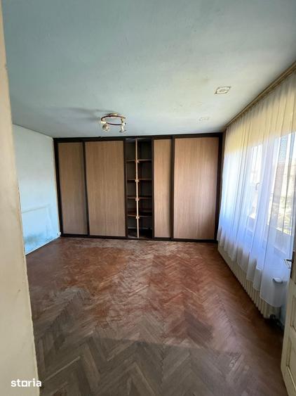 Casă cu 5 camere cu Teren 1700 Mp în Șura Mică