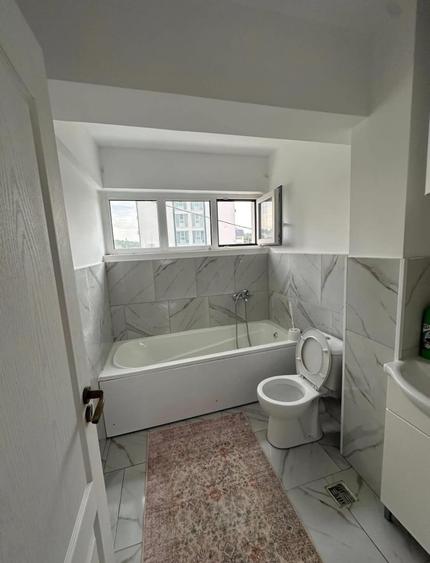 Apartament cu 3 camere decomandat în Vișan