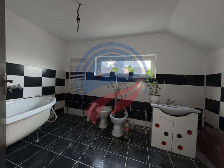 Casă individuală cu 3 camere cu Canalizare în Brestei