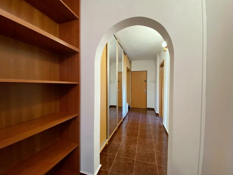 Apartament cu 4 camere decomandat în Vitan Mall