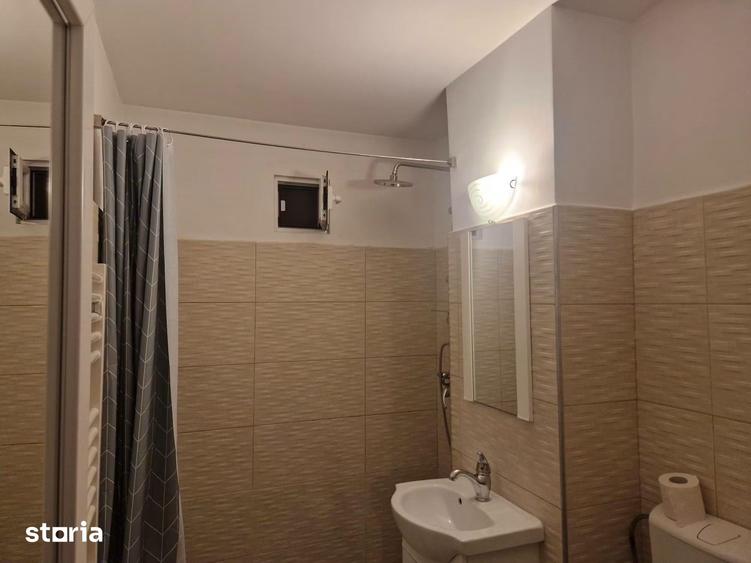 De inchiriat apartament cu 2 camere, zona Roman Voda,mobilat si utilat - 2