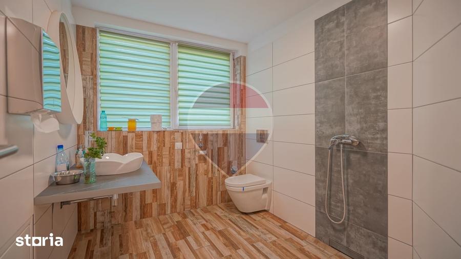 Spațiu comercial, de 370 mp, în Central