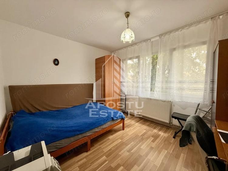 Apartament cu 3 camere semidecomandat în Olimpia-Stadion