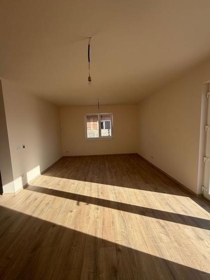 Casă individuală cu 4 camere cu Teren 600 Mp în Moșnița Nouă