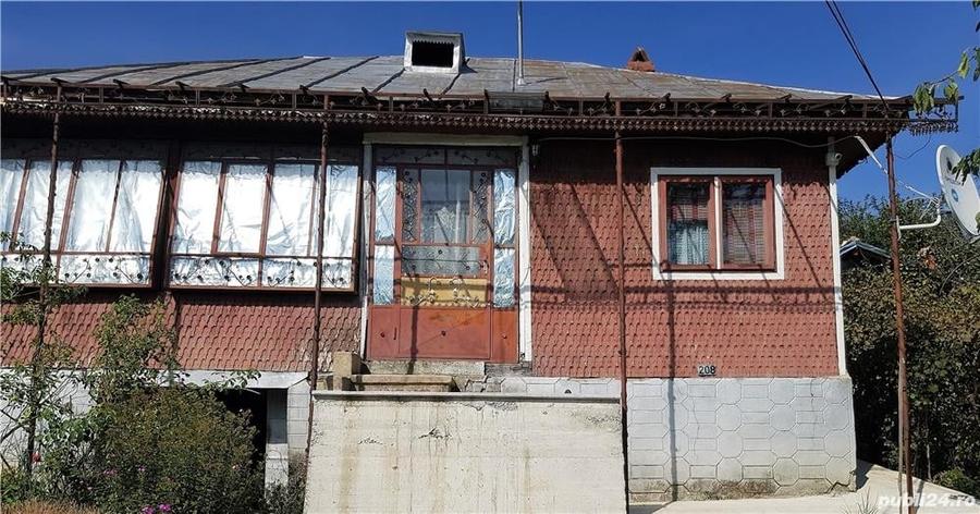 Casă cu 6 camere cu Teren 2000 Mp în Bătrâni
