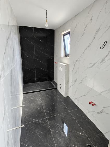 Casă cu 5 camere cu Canalizare în Tunari