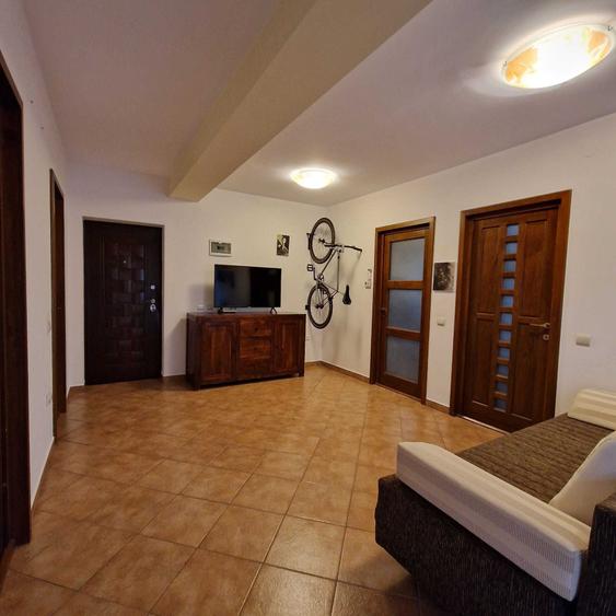 Apartament cu 2 camere semidecomandat în Florești