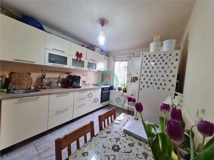 Apartament cu 3 camere decomandat în Craiter