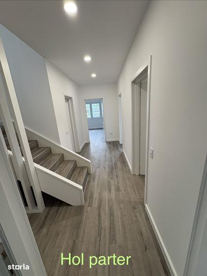 Casă cu 5 camere cu Teren 320 Mp în Traian