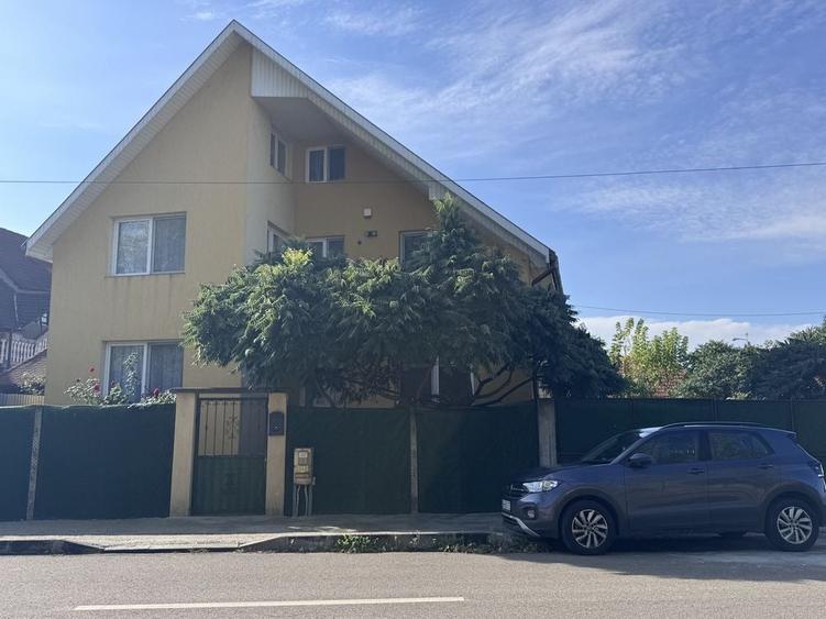 Casă cu 4 camere în Calea Clujului
