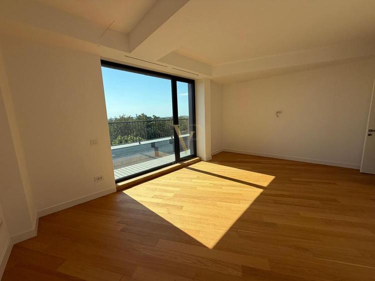 Apartament cu 4 camere decomandat, mobilat în Pipera