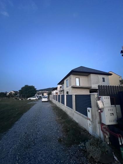 Casă cu 4 camere în Florești