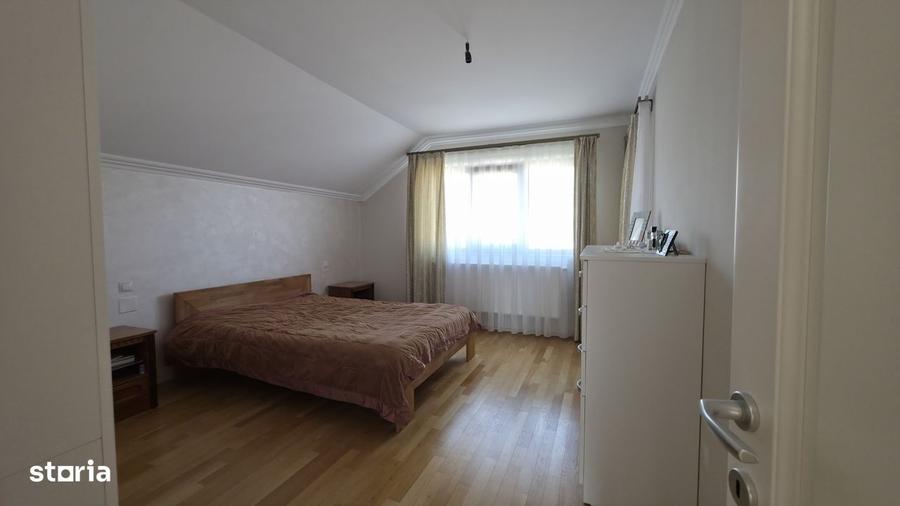 Casă cu 3 camere în Centura