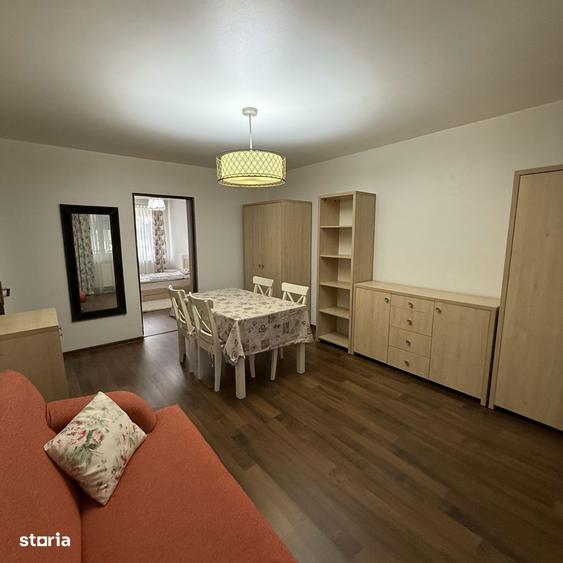 Apartament cu 4 camere, mobilat în Central