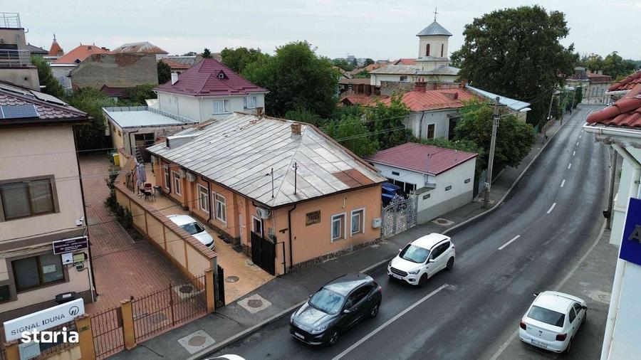 Casă cu 4 camere cu Teren 354 Mp în Central