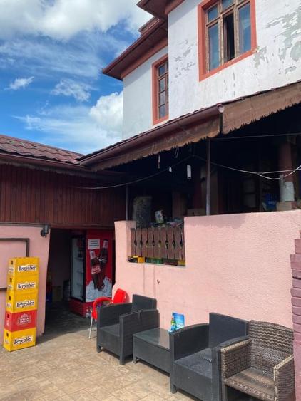 Casă individuală cu 8 camere cu Canalizare în Segarcea