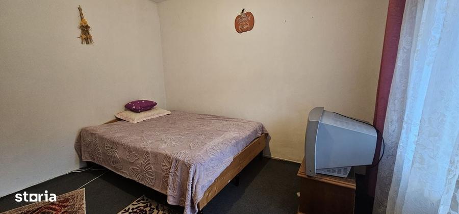 Apartament cu 3 camere decomandat în Calea București