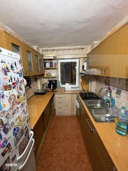 Apartament cu 3 camere semidecomandat în Central