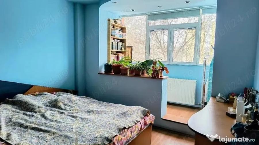 Apartament cu 3 camere decomandat în Berceni