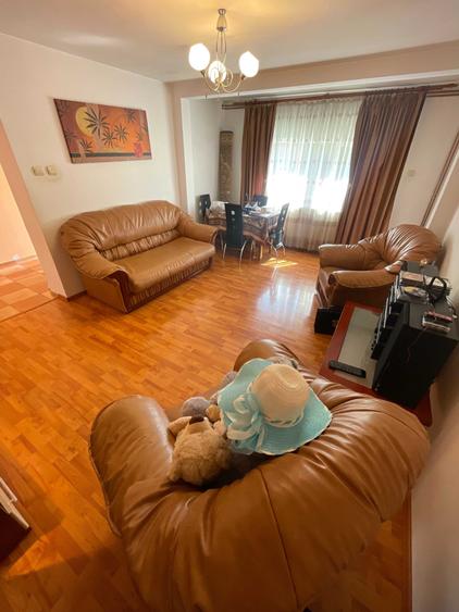 Casă cu 4 camere în Exterior Vest