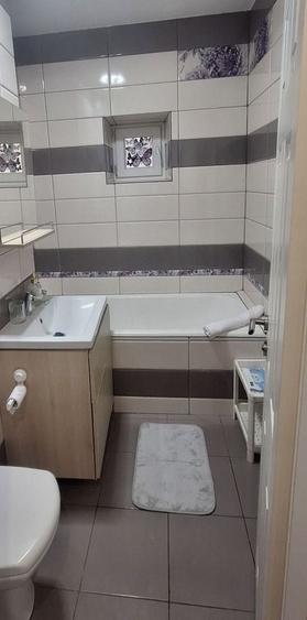 Apartament cu 2 camere decomandat, mobilat în Tei