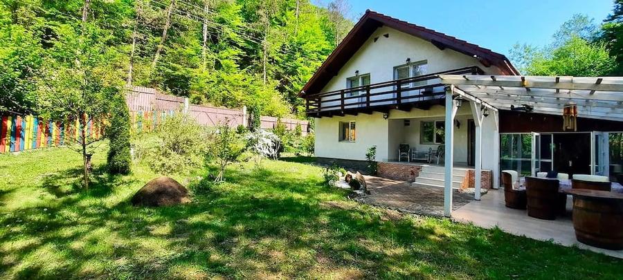 Casă cu Teren 750 Mp în Govăjdia