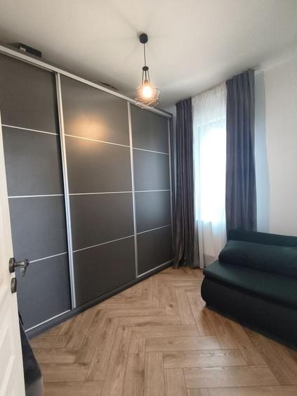 Apartament cu 3 camere decomandat, mobilat în Tomis Nord