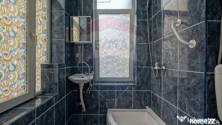 Apartament cu 3 camere nedecomandat în Centrul Istoric