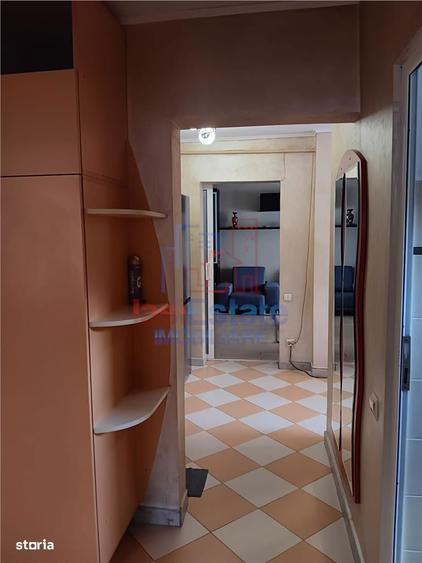 Apartament cu 3 camere, mobilat în Frumoasa
