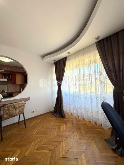 Apartament cu 3 camere decomandat, mobilat în Piața Unirii