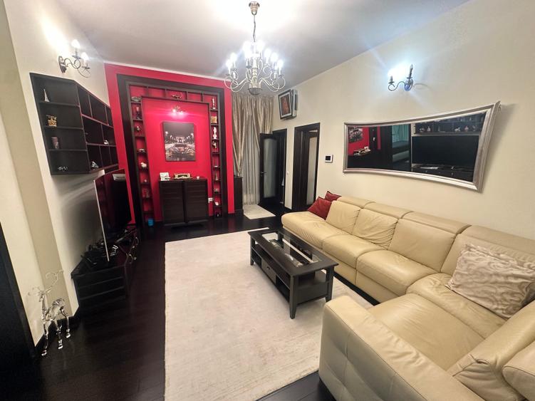 Apartament cu 4 camere semidecomandat în Primăverii