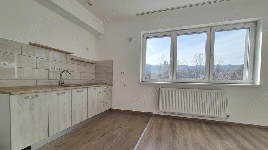 Spațiu comercial, de 880 mp, în Astra