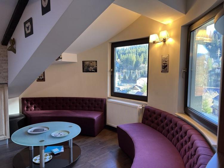 Apartament cu 3 camere decomandat în Cioplea