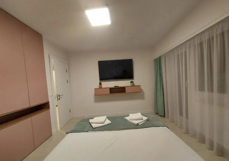 Apartament cu 2 camere decomandat, mobilat în Universitate
