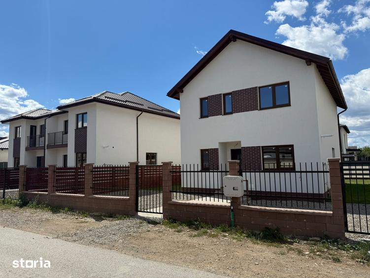 Casă cu 4 camere cu Teren 400 Mp în Tărlungeni