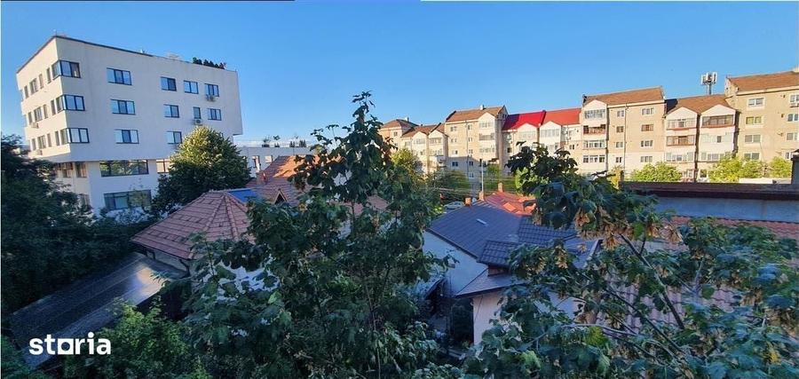 Apartament cu 2 camere în Micro 6
