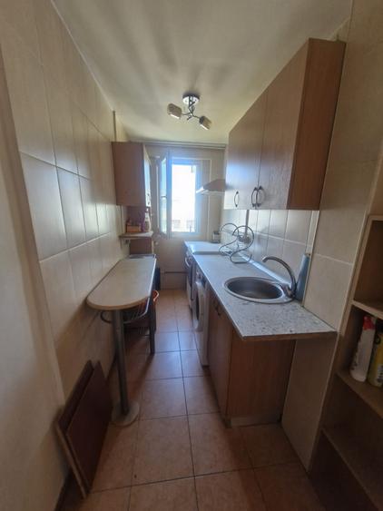 Apartament cu 2 camere decomandat în Lacul Tei