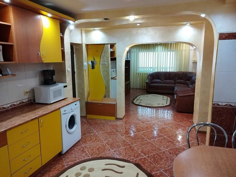 Apartament cu 3 camere decomandat în Ultracentral