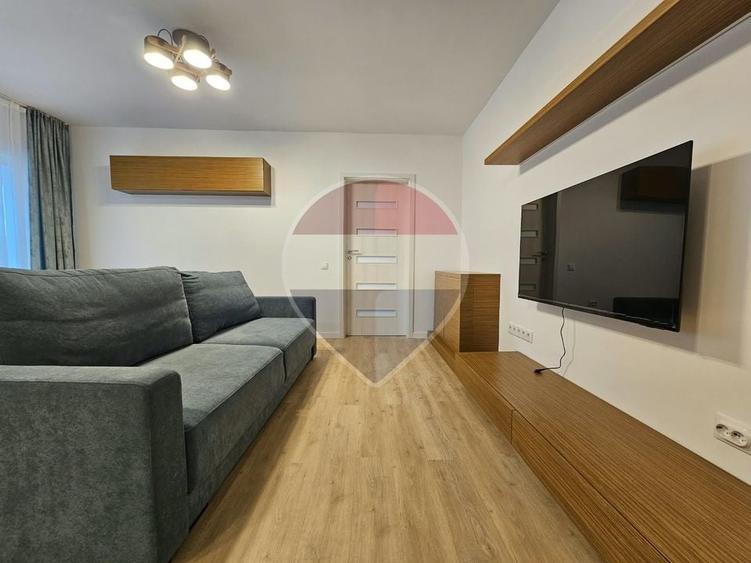 Apartament cu 2 camere semidecomandat, mobilat în Florești