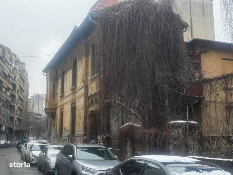 Casă cu 4 camere cu Teren 611 Mp în Universitate