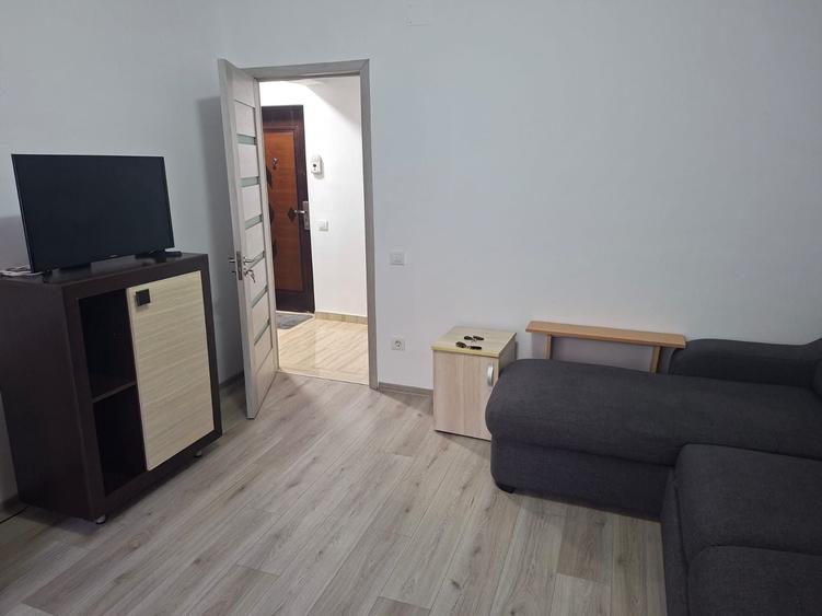Garsonieră decomandată în Lacu