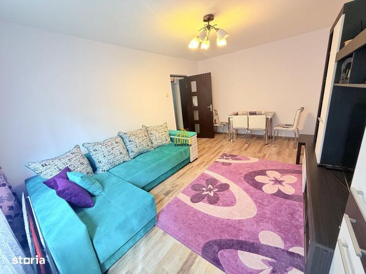 Apartament cu 4 camere decomandat în Central