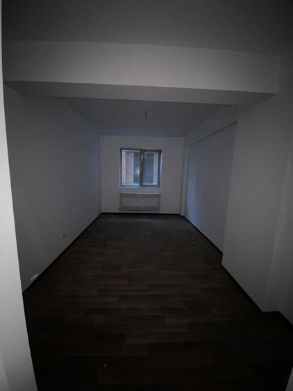 Apartament cu 3 camere decomandat în Băneasa