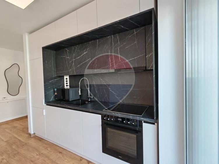 Apartament cu 2 camere decomandat, mobilat în Central