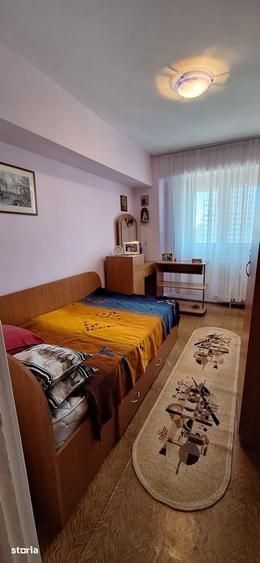Apartament cu 4 camere decomandat în Pantelimon