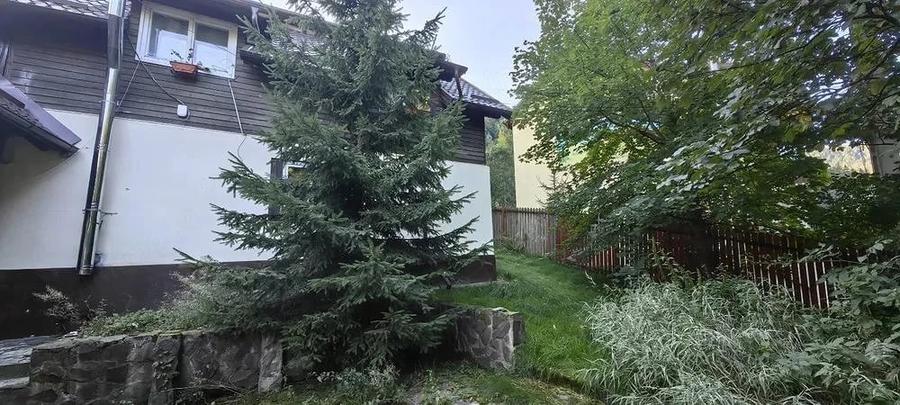 Casă cu 11 camere cu Teren 1200 Mp în Moieciu