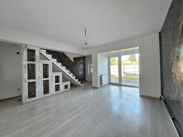 Casă cu 3 camere cu Teren 154 Mp în Central