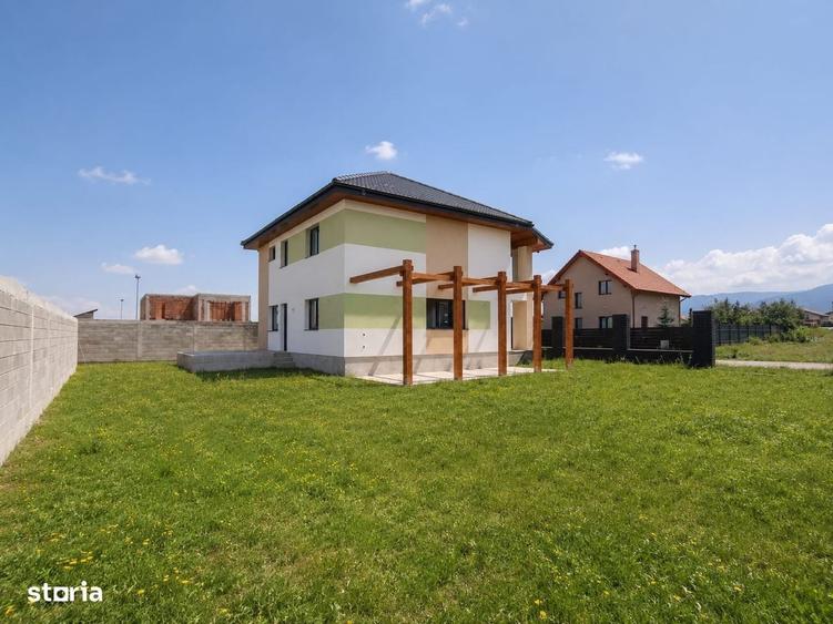Casă cu 3 camere în Cristian