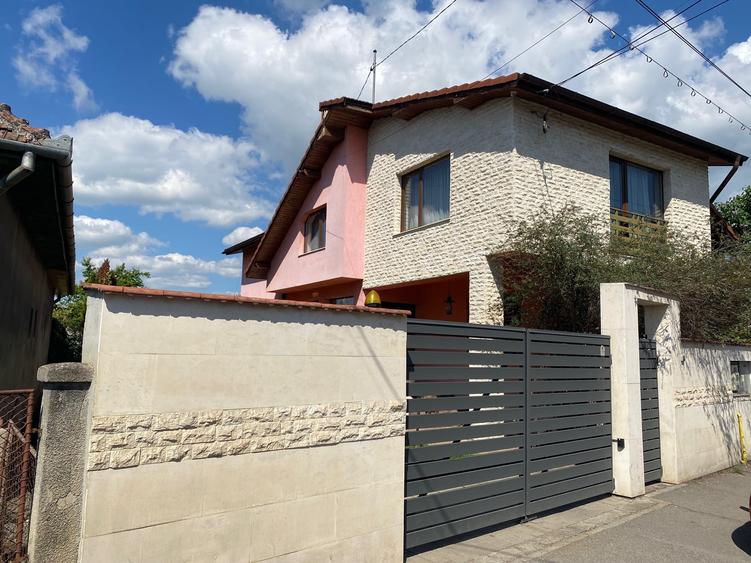 Casă individuală cu 5 camere cu Teren 600 Mp în Someșeni