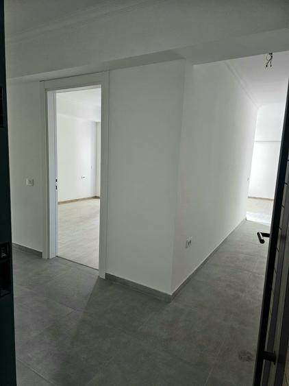 Apartament cu 3 camere decomandat în Energia